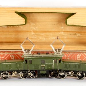 Märklin. Crocodile verte circa 1950... Etat exceptionnel. Adjugée 1 620 € le 06/03/2017