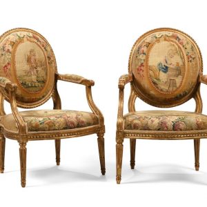Paire de fauteuils à dossier médaillon en bois mouluré, sculpté et redoré, Estampillés. Époque Louis XVI. (1500/2000 €)