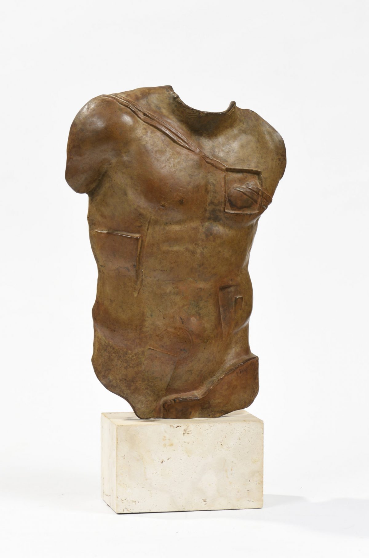 Percée. Igor MITORAJ, sculpture en bronze.