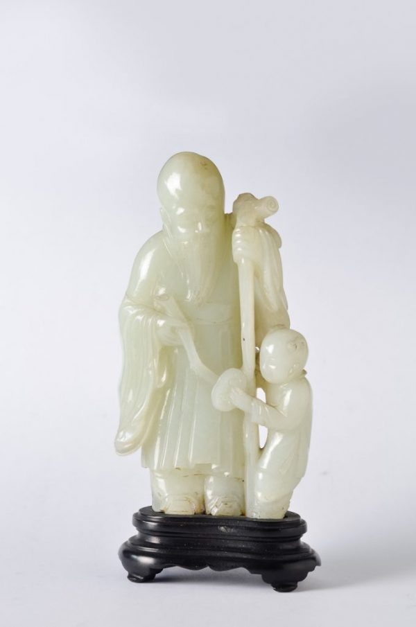 CHINE, XIXe. Statuette en jade céladon pâle (...) Estim. 2/3000 € Vente du 21/10/2017